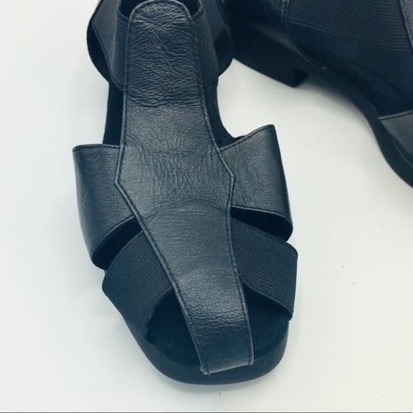 Black Leather Sandals.size 9 - Picture 9 of 11